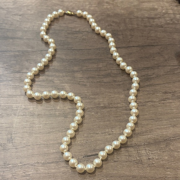Vintage Monet Elegant Pearl Necklace - Picture 1 of 3